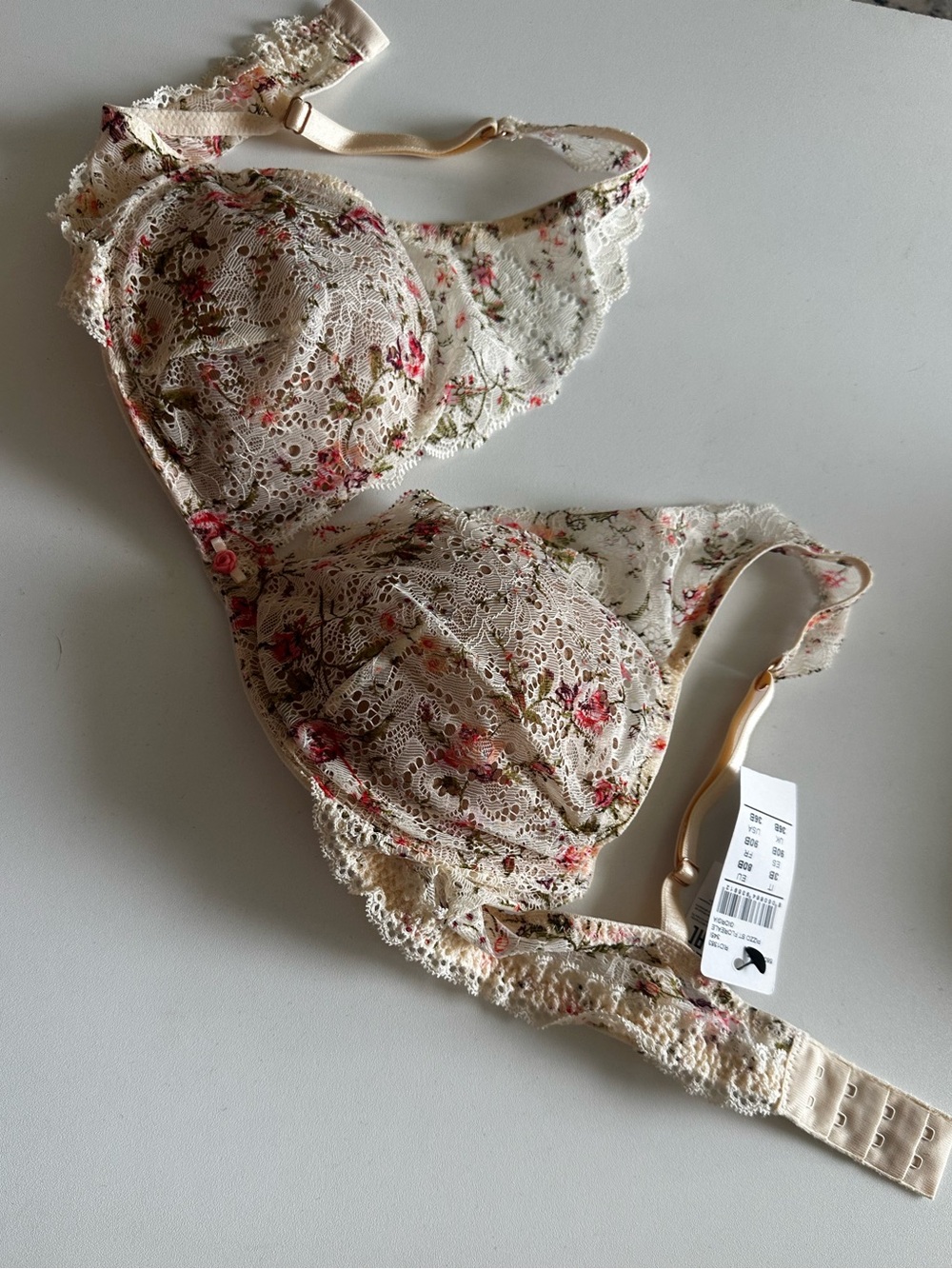New with Tags Intimissimi Push up Bra Lace  36B